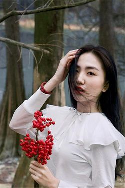 爱爱综合社区功能界面展示